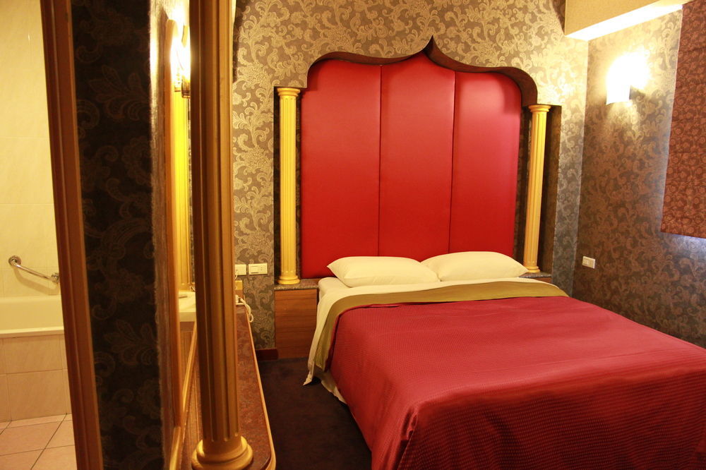 Nice Hotel Taipei Bagian luar foto