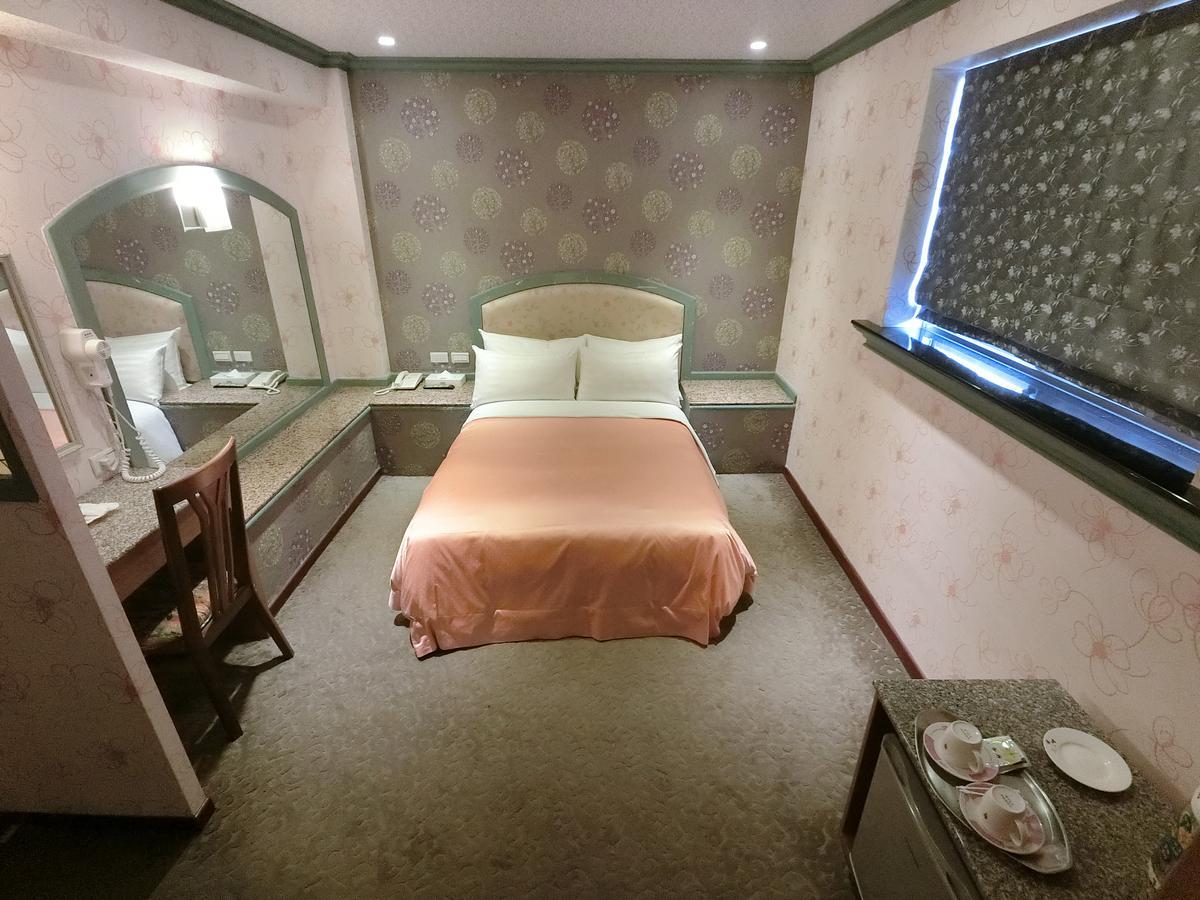 Nice Hotel Taipei Bagian luar foto